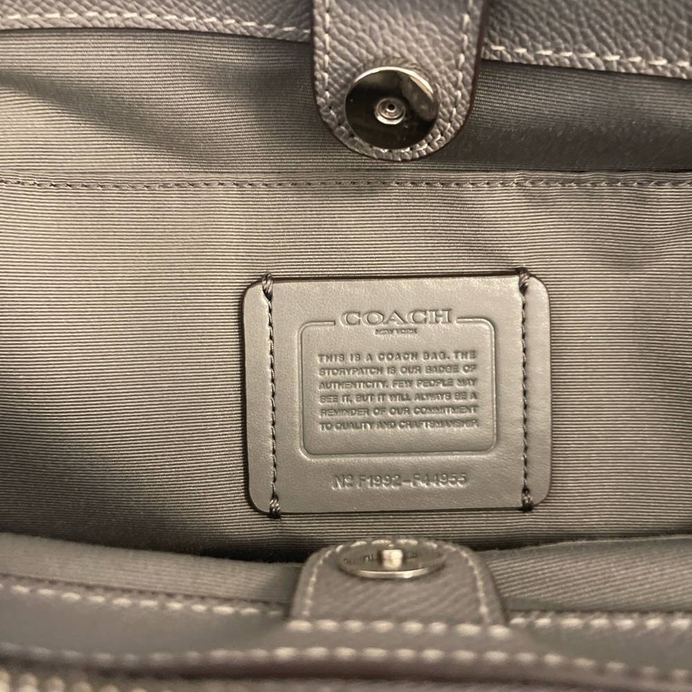 Like new Coach purse - Picture 3 of 5